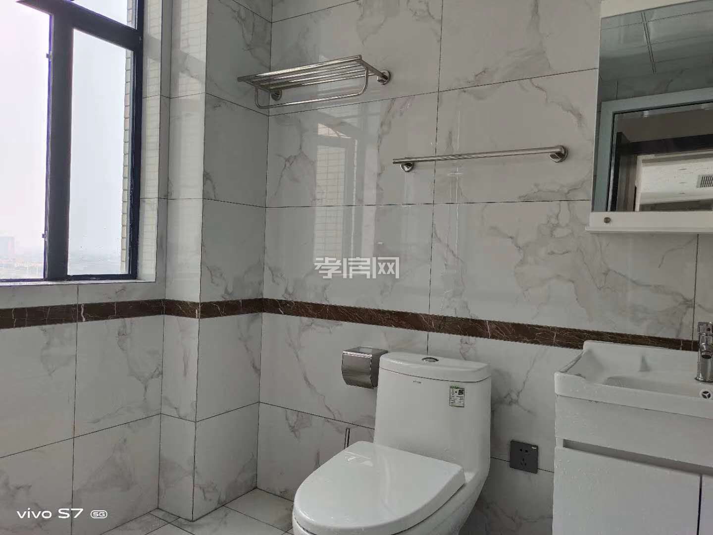 業(yè)主揮淚大甩，鳳凰天仙城精裝修未入住單價5800