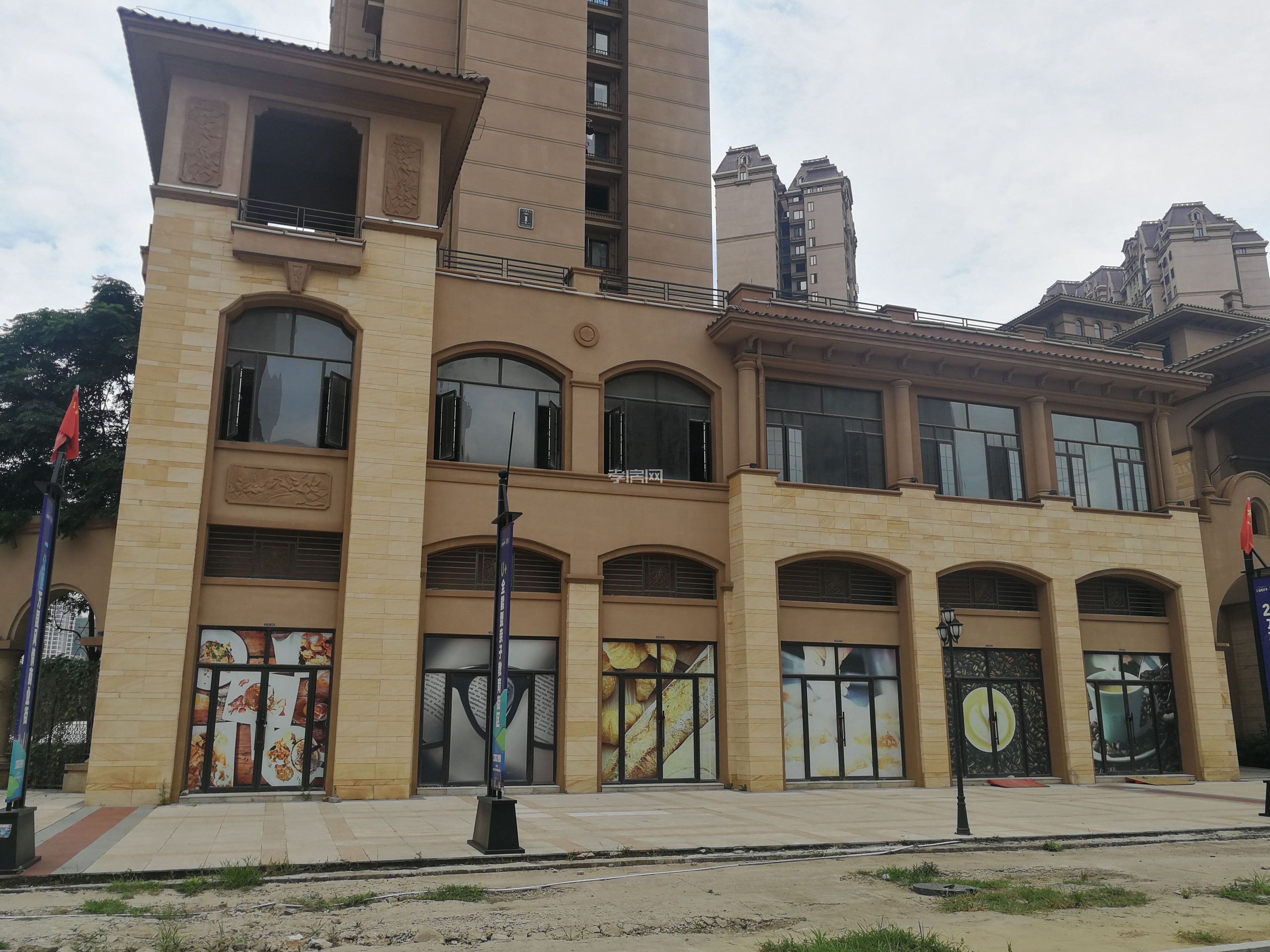 鼎觀世界一期臨街旺鋪，送400平大露臺(tái)，6米挑空