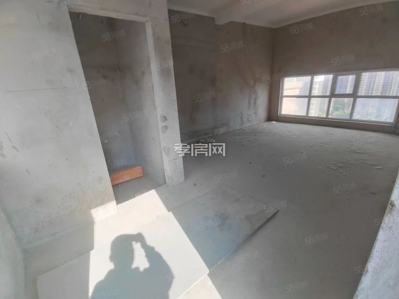 臨近萬(wàn)達(dá)廣場(chǎng)，復(fù)式樓，稀缺戶(hù)型撿漏，業(yè)主直售，速出?。?！