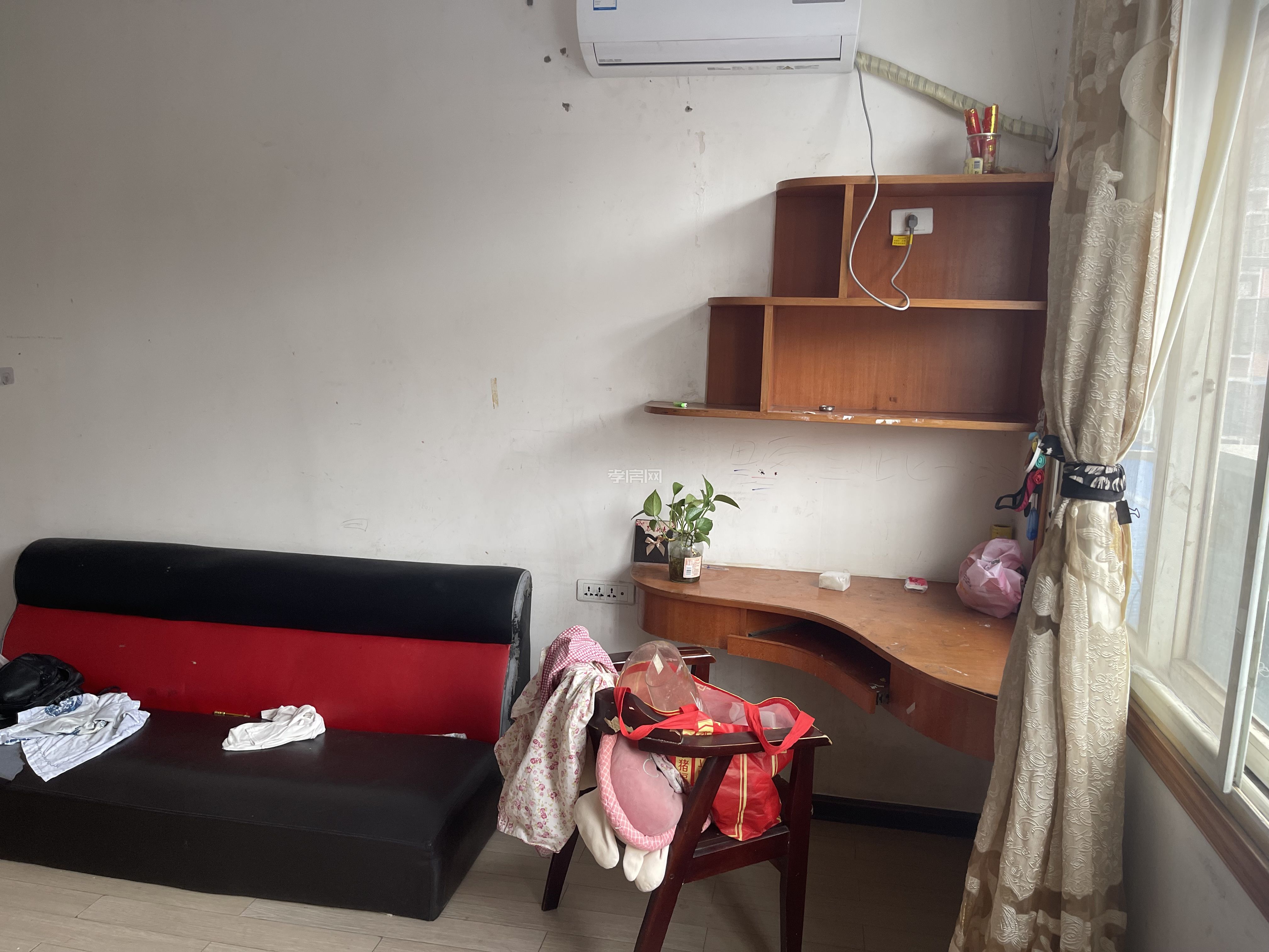 學區(qū)近  交通便利  樓下菜市場方便