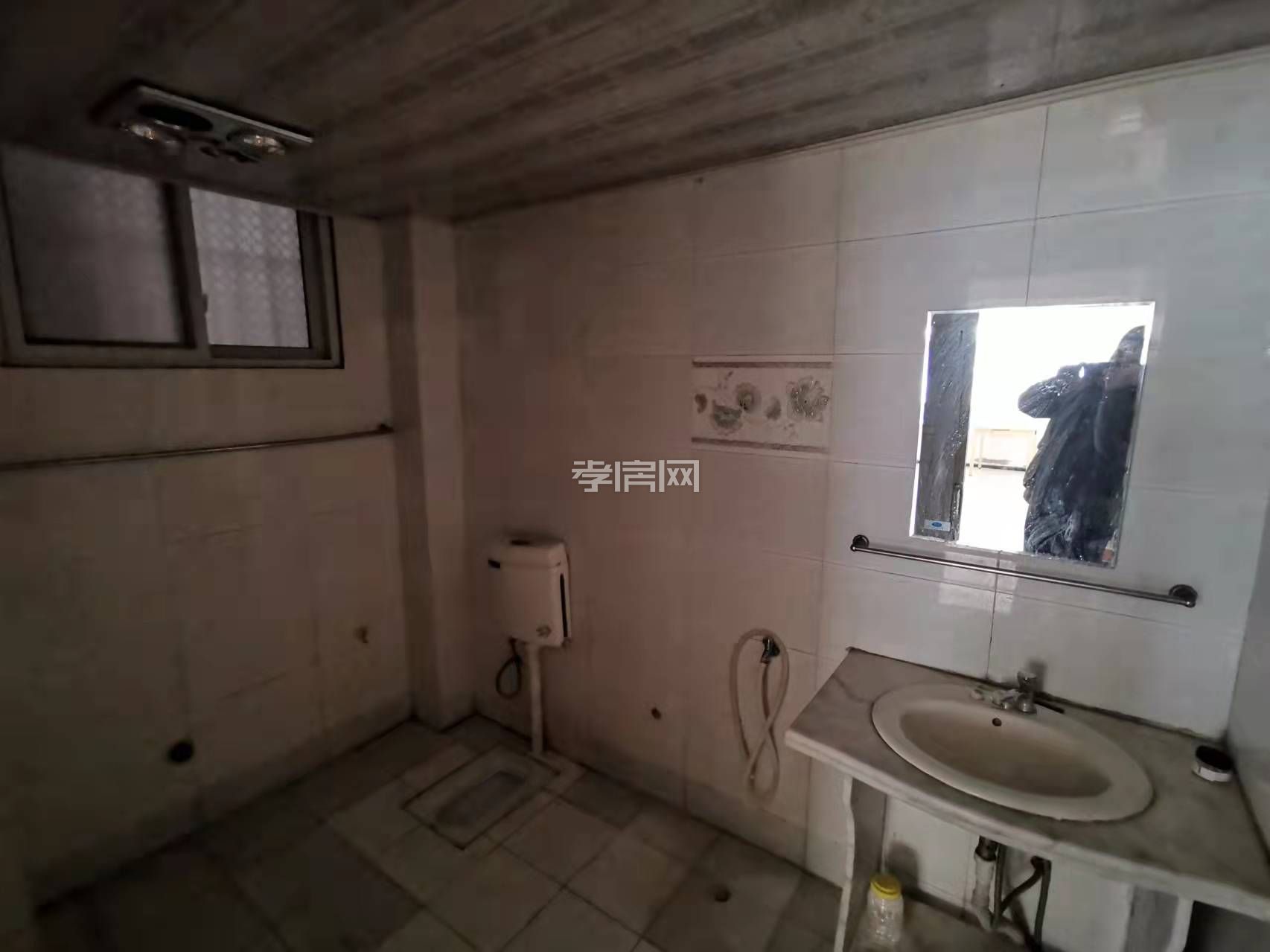 槐蔭大道星火街星火社區(qū)兩室兩廳出售