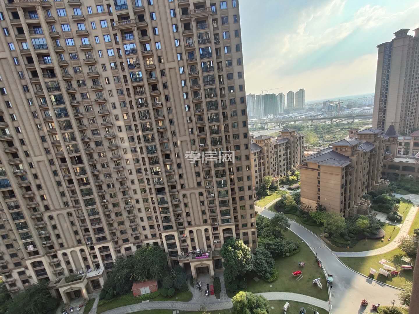 鼎觀世界一期純中層證滿3室2廳2衛(wèi)動靜分區(qū)