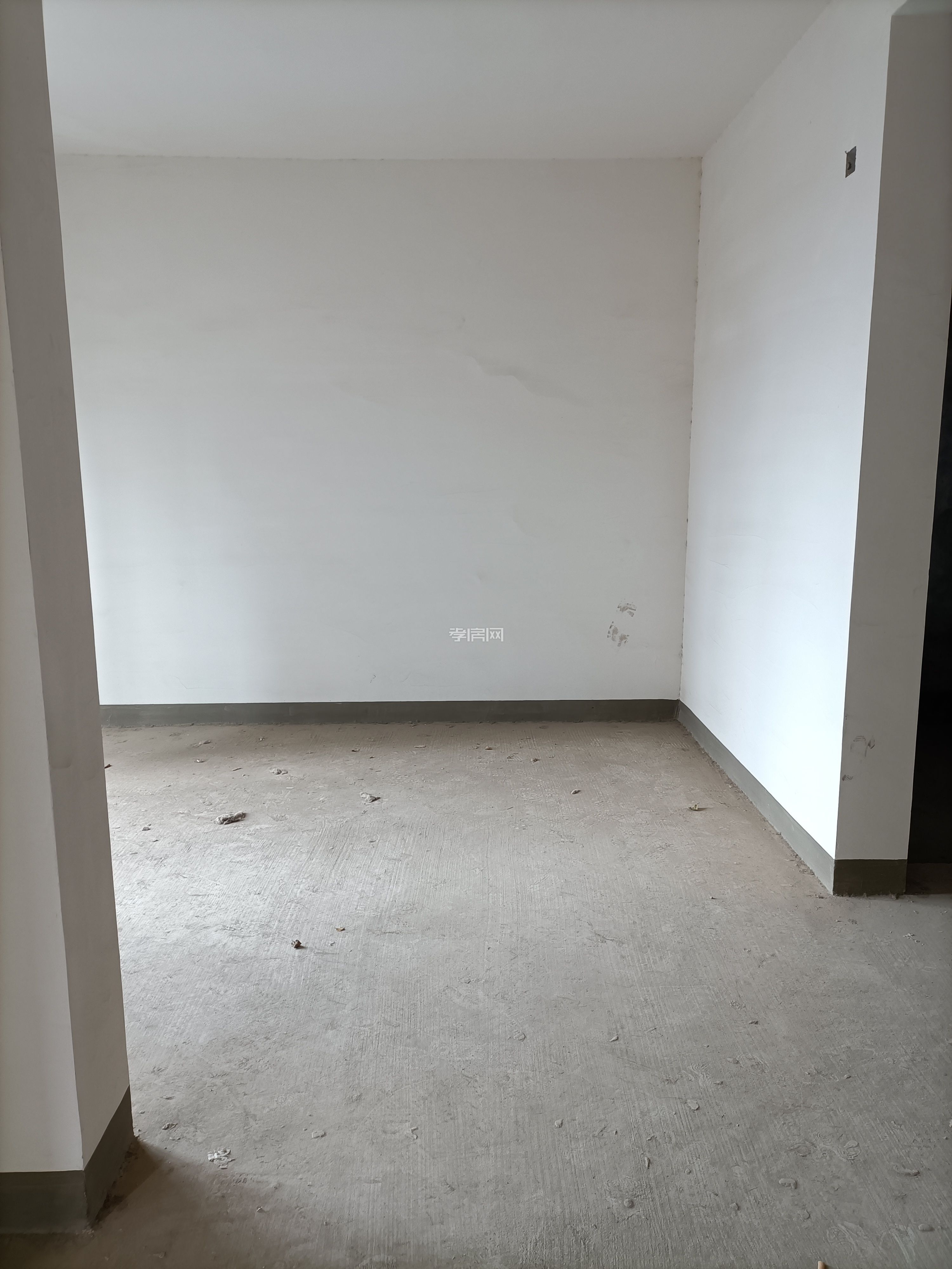 乾坤豪府，滿二準現(xiàn)房，帶車位，門口公園，雙 