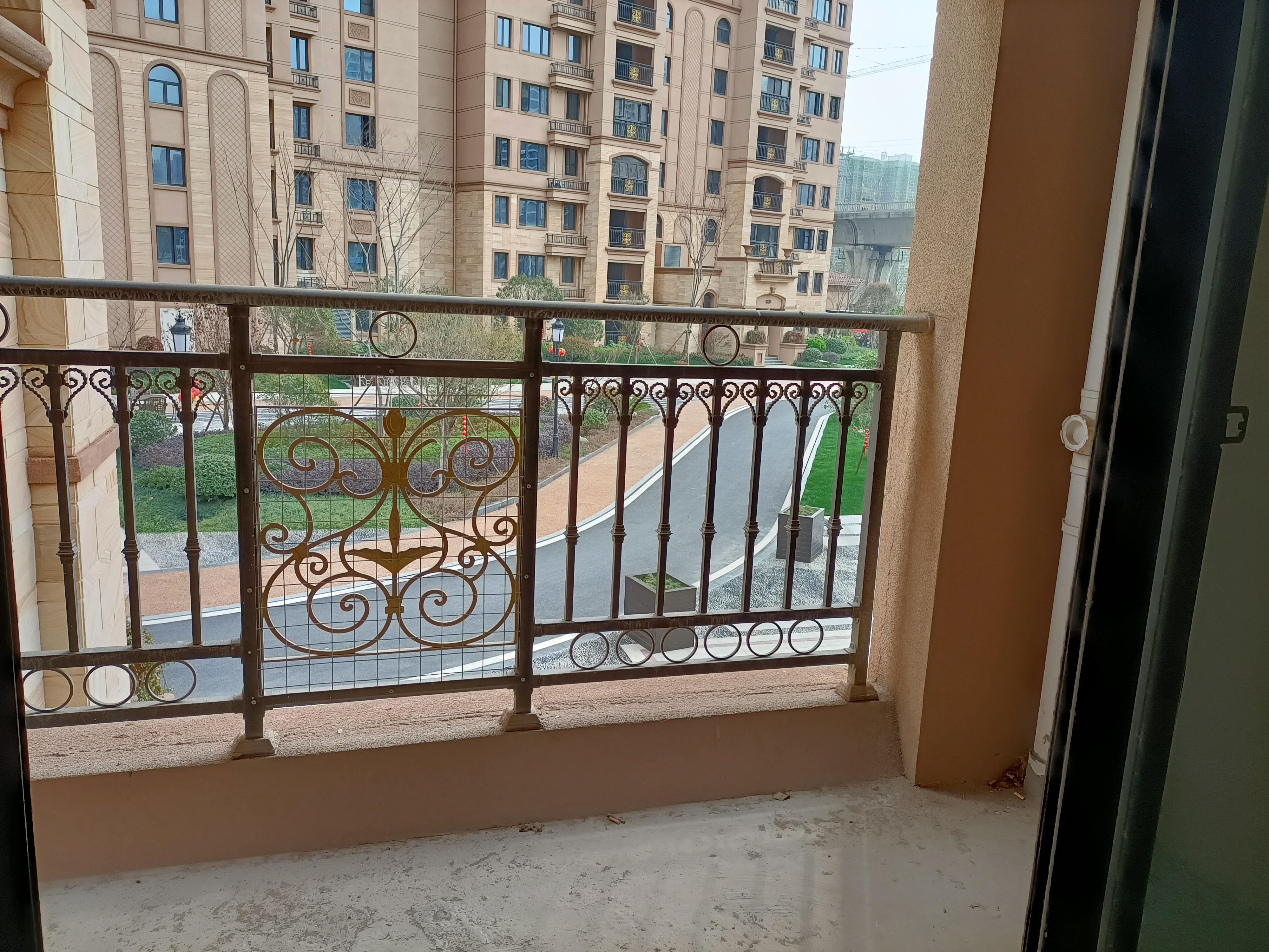 萬(wàn)達(dá)商圈，黃香路小學(xué)，鼎觀世界二期，95平米好戶型