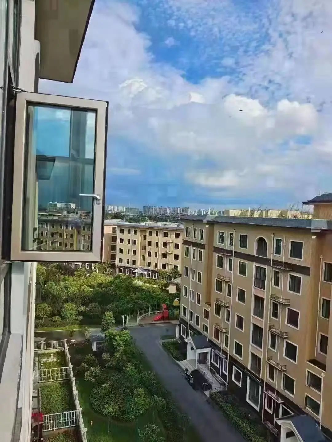 六大區(qū)域天花板