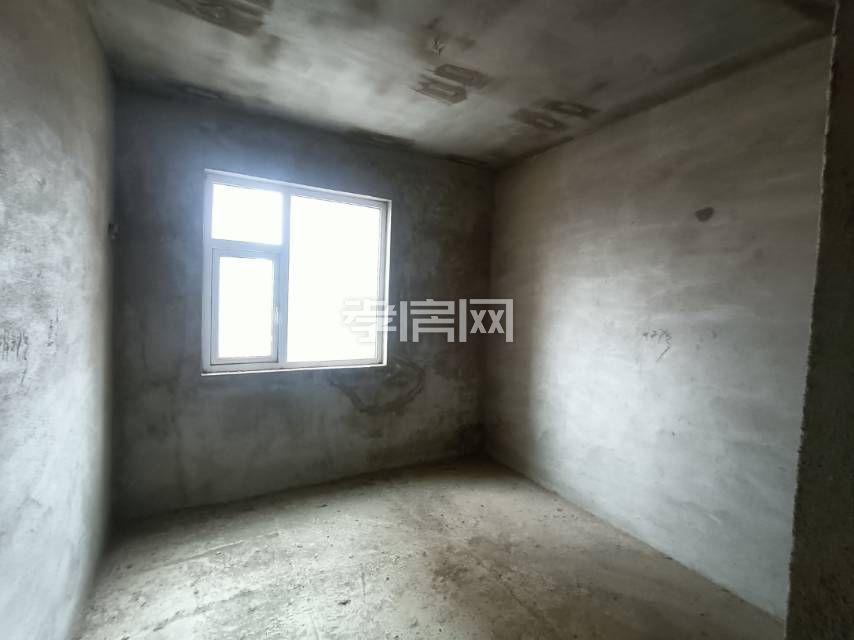 仙女湖路路與107復線交匯處仙女湖公園旁一醫(yī)院萬錦城130平大四房雙陽臺上魯鋪