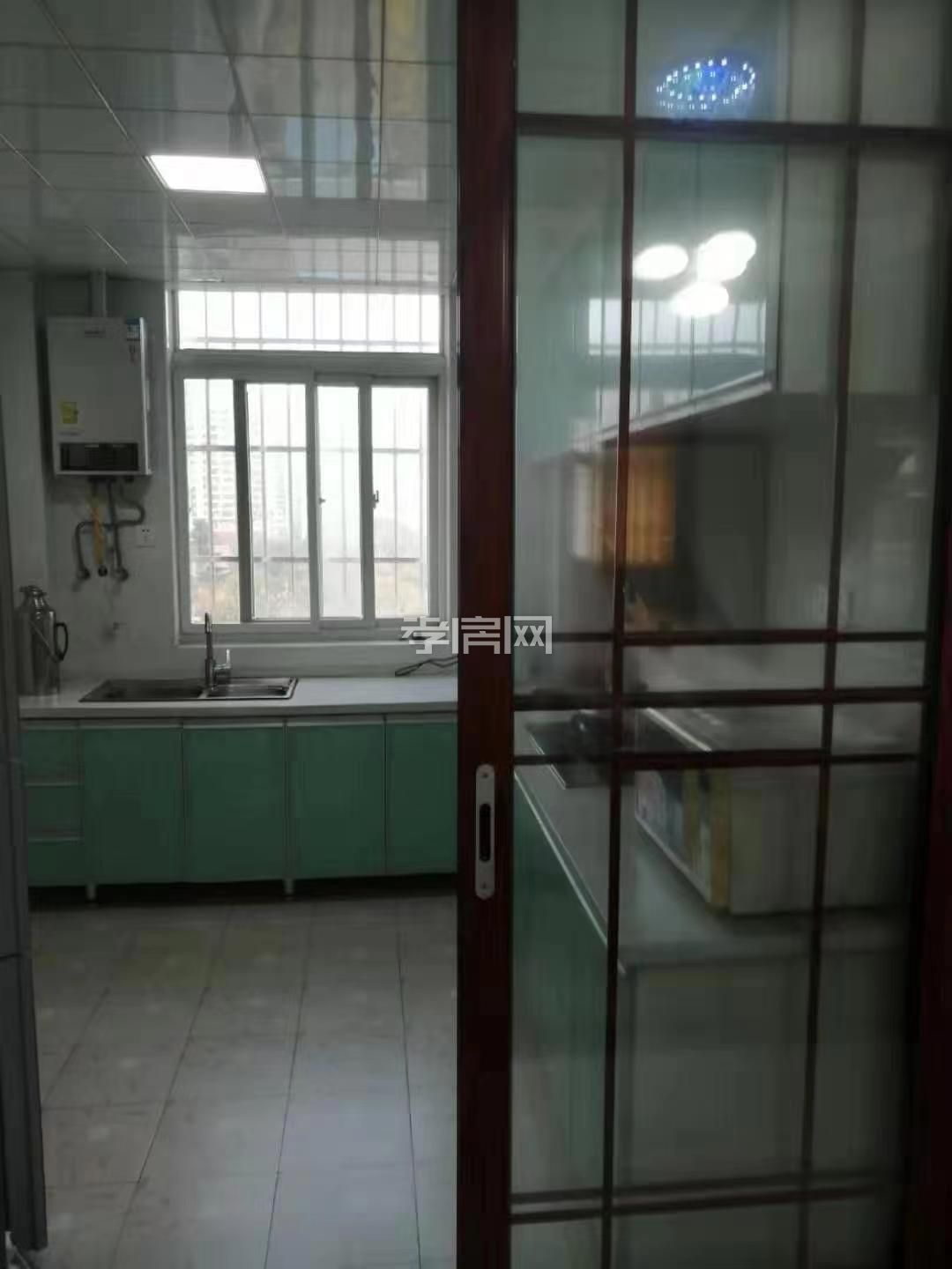 北京一路鳳凰雅苑小區(qū)鄰校商品房（滿五weiyi）