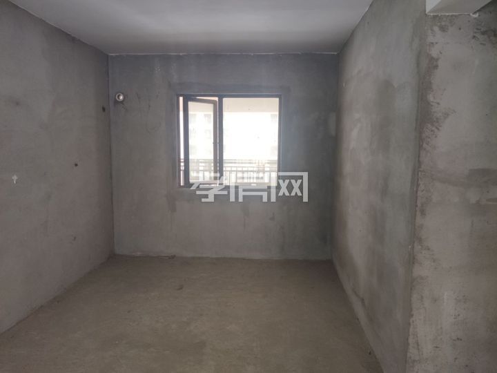 鄰近萬達(dá)香港城精致兩房證滿二南北通透采光絕佳