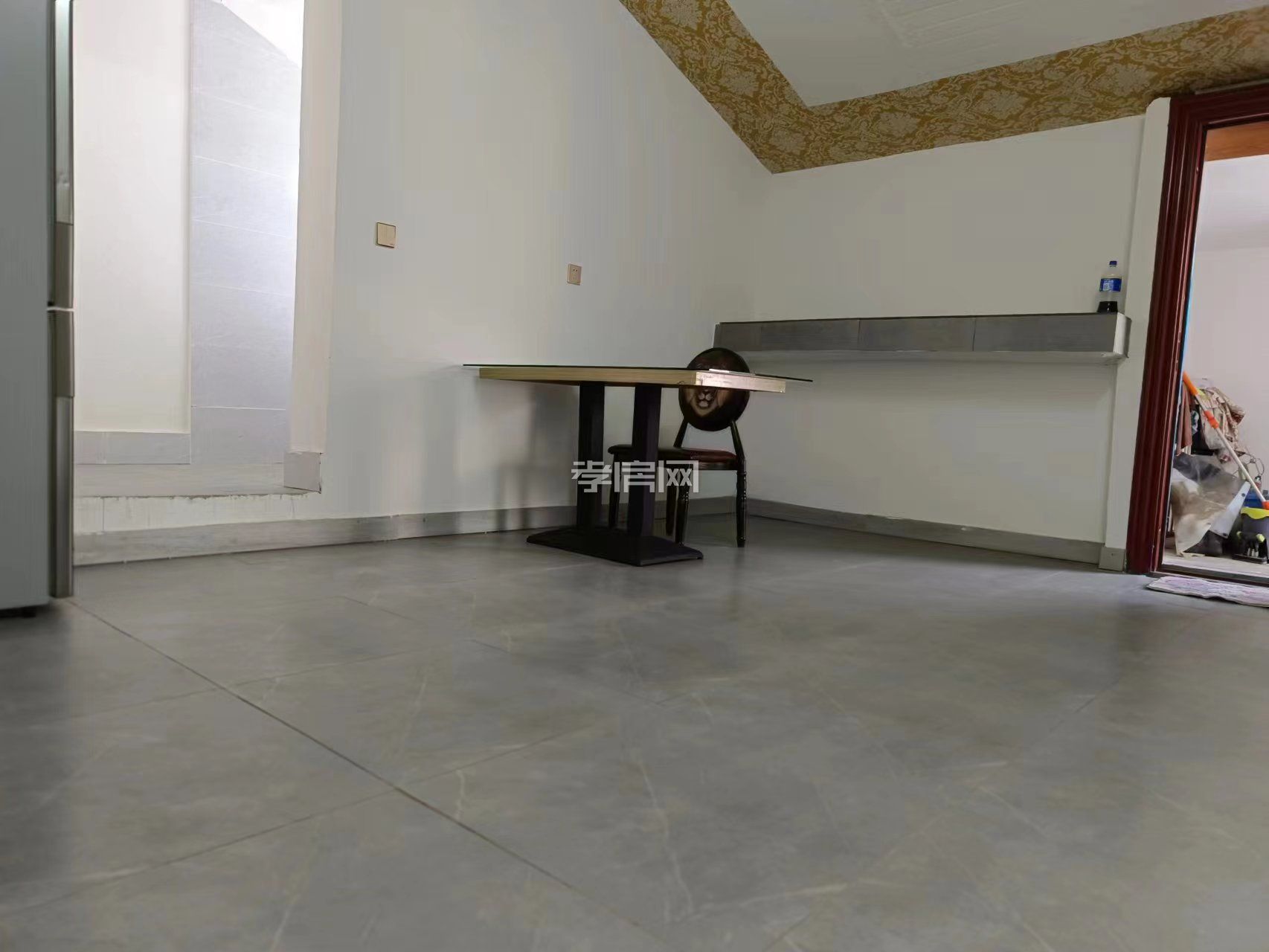 桂橋社區(qū)1房0廳1衛(wèi)1廚500元/月