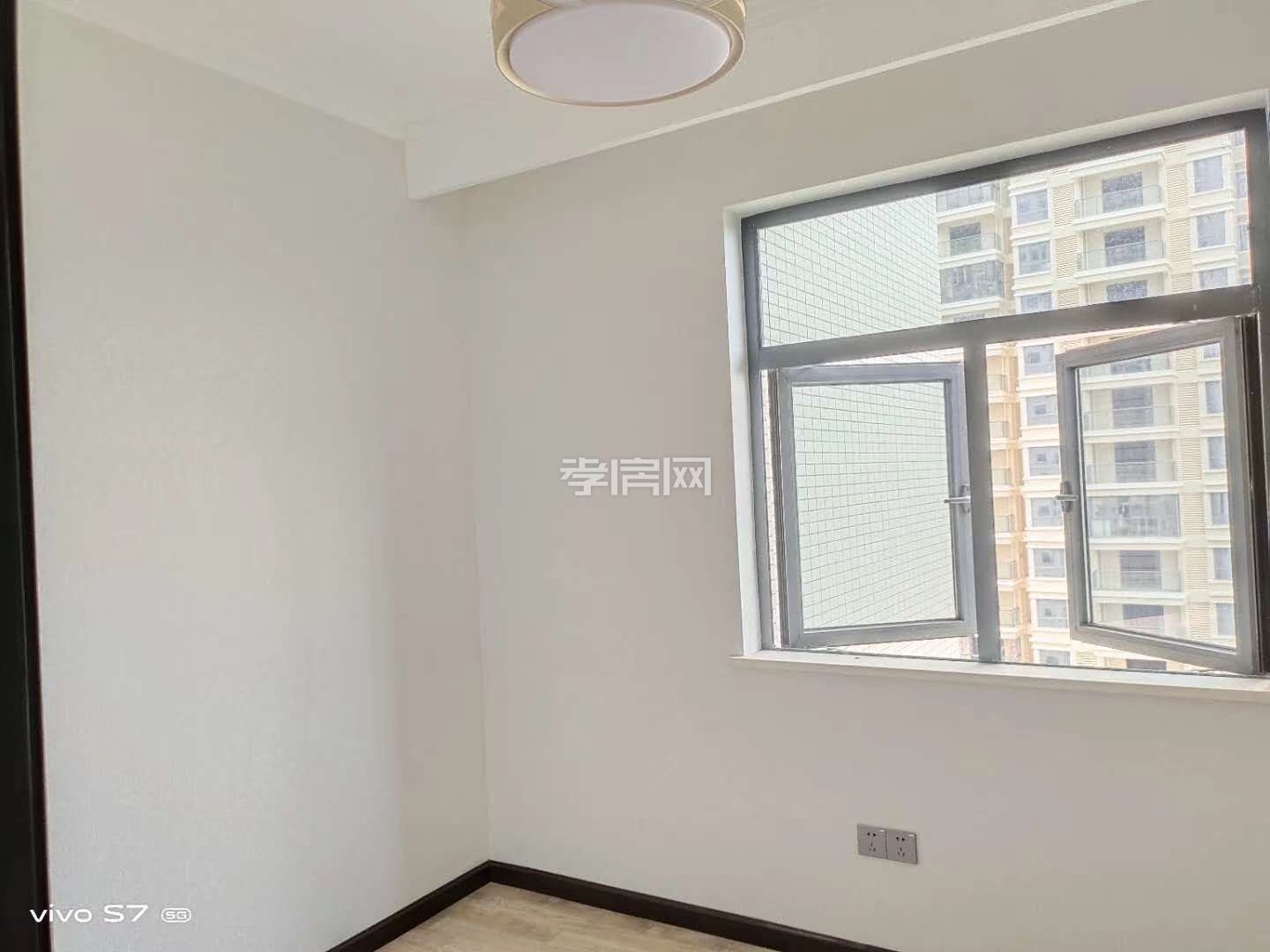 業(yè)主揮淚大甩，鳳凰天仙城精裝修未入住單價5800