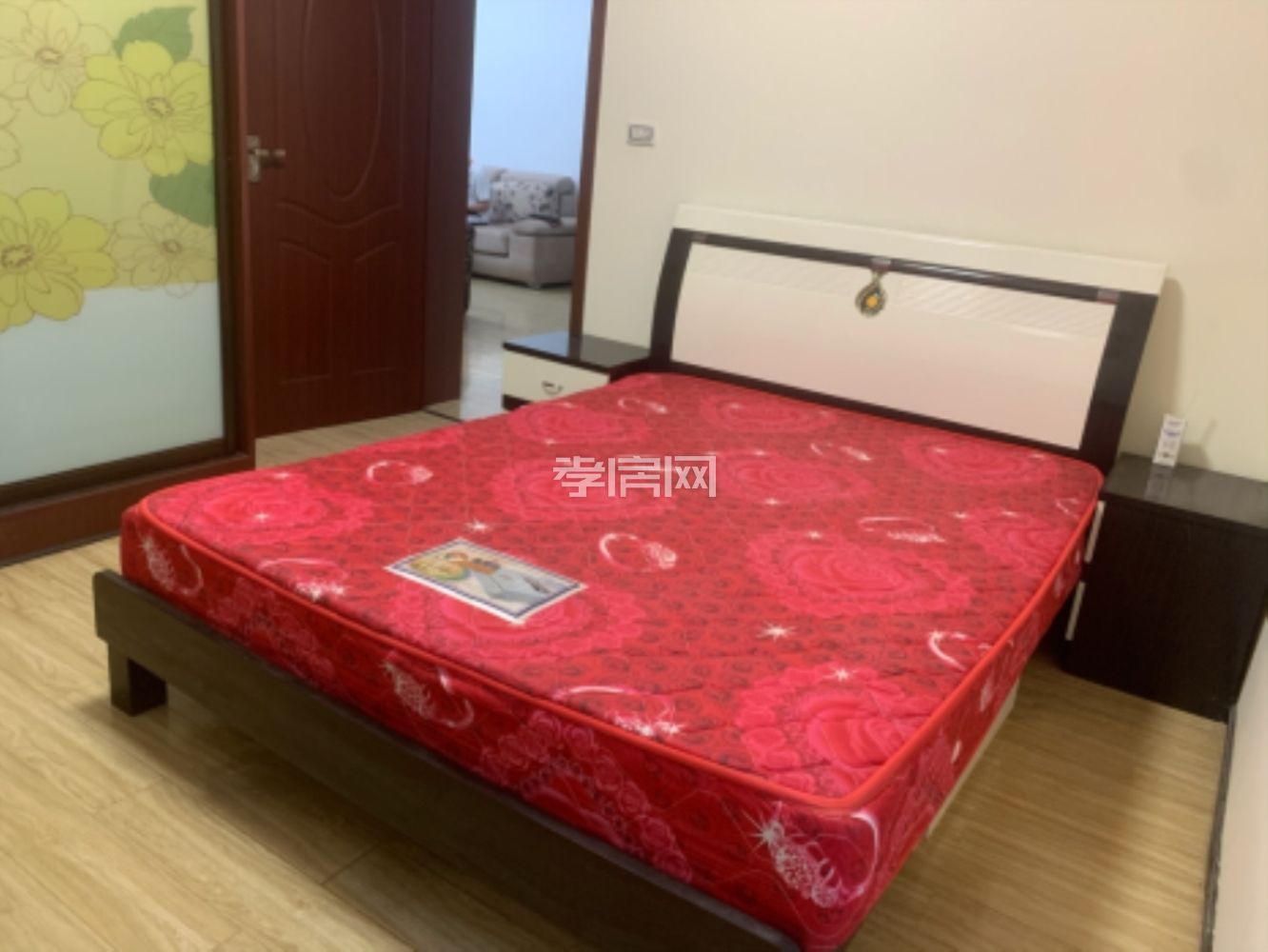 急售北辰花園兩室兩廳中層步梯好房！101.5平42萬