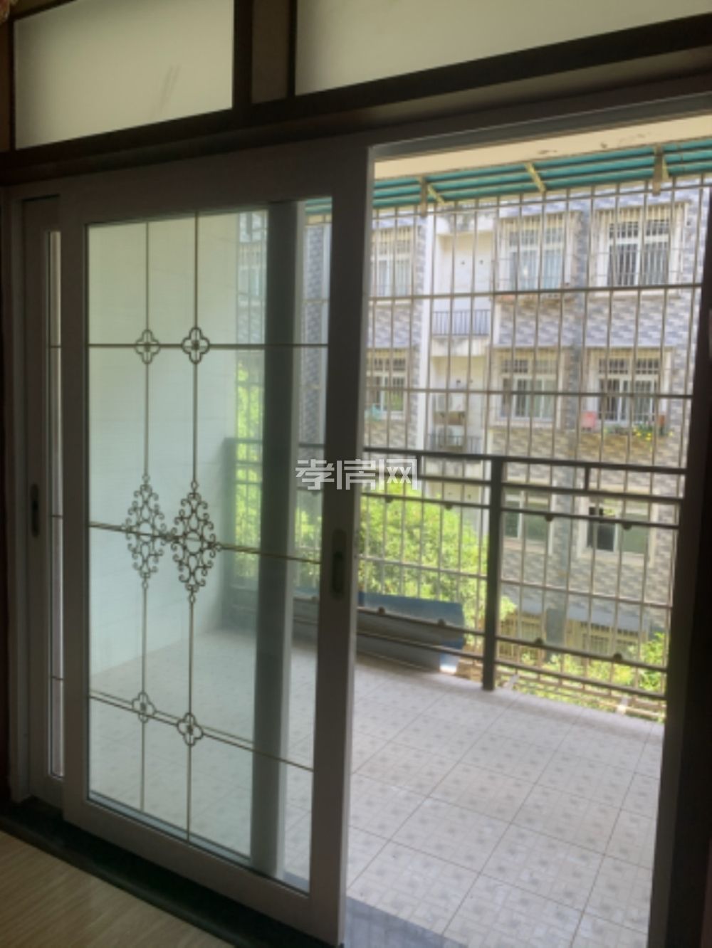 急售北辰花園兩室兩廳中層步梯好房！101.5平42萬