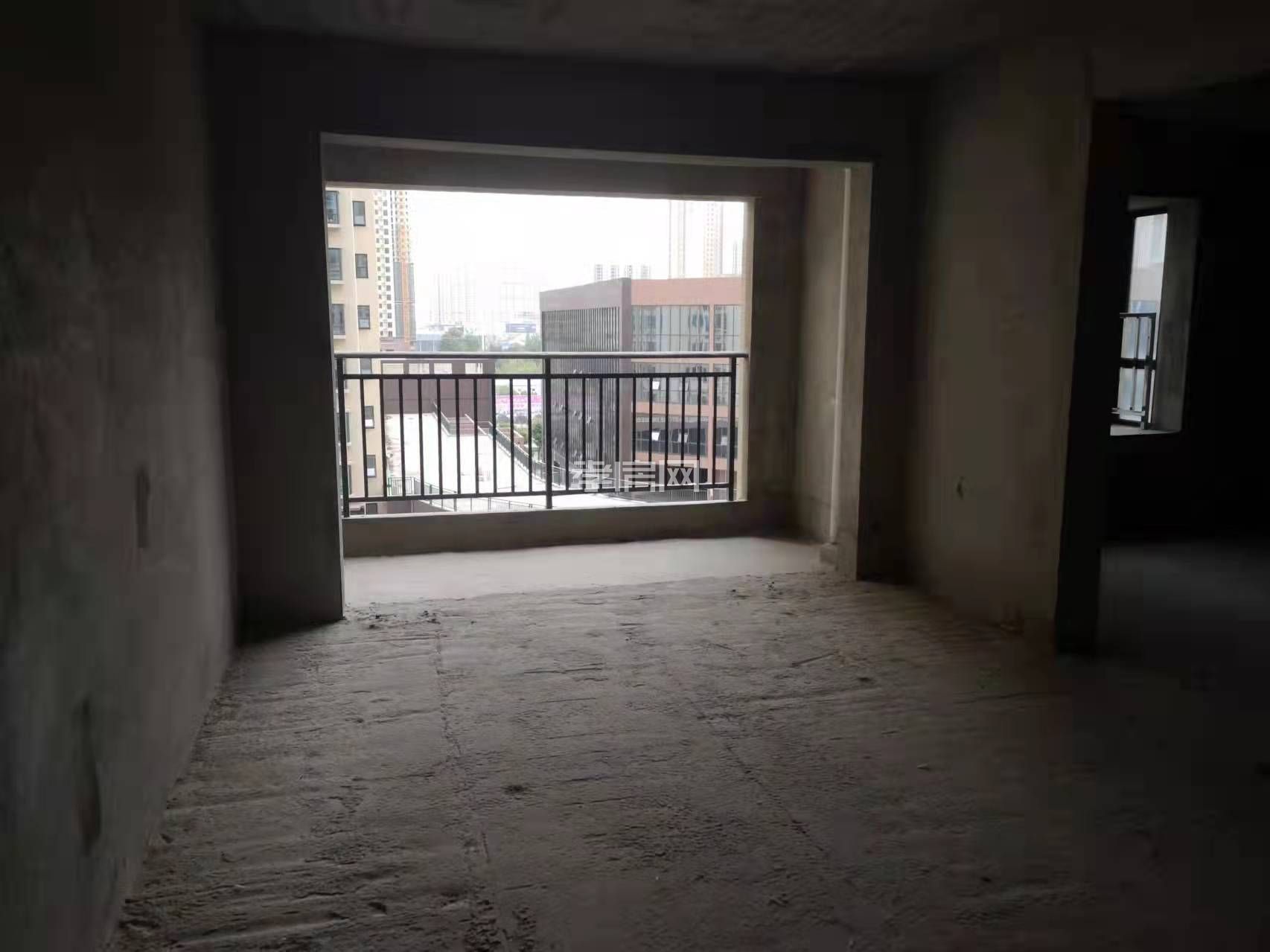 萬(wàn)達(dá)旁御景水岸三室兩廳115平毛坯