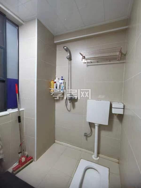 黃香對(duì)面中都巴黎城一期中間好樓層位置