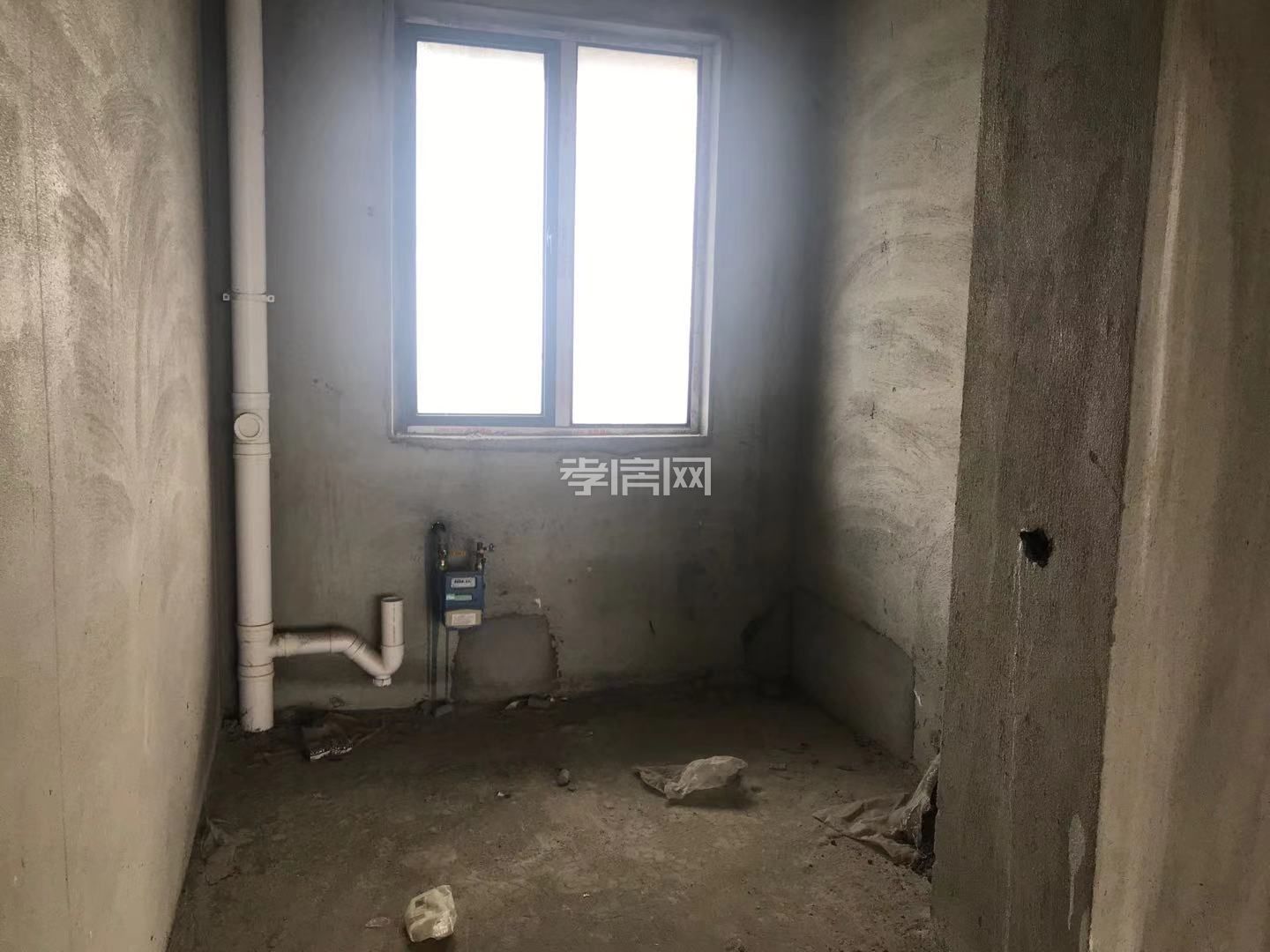 無(wú)敵景觀房，樓前是城關(guān)九年義務(wù)教育學(xué)校  后面是濕地公園