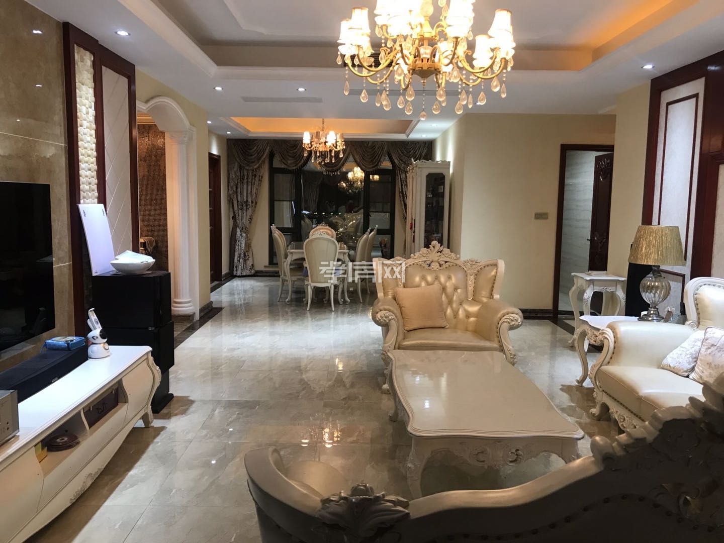 乾坤豪府268平米滿五唯一大面積中間樓層豪華裝修房急售