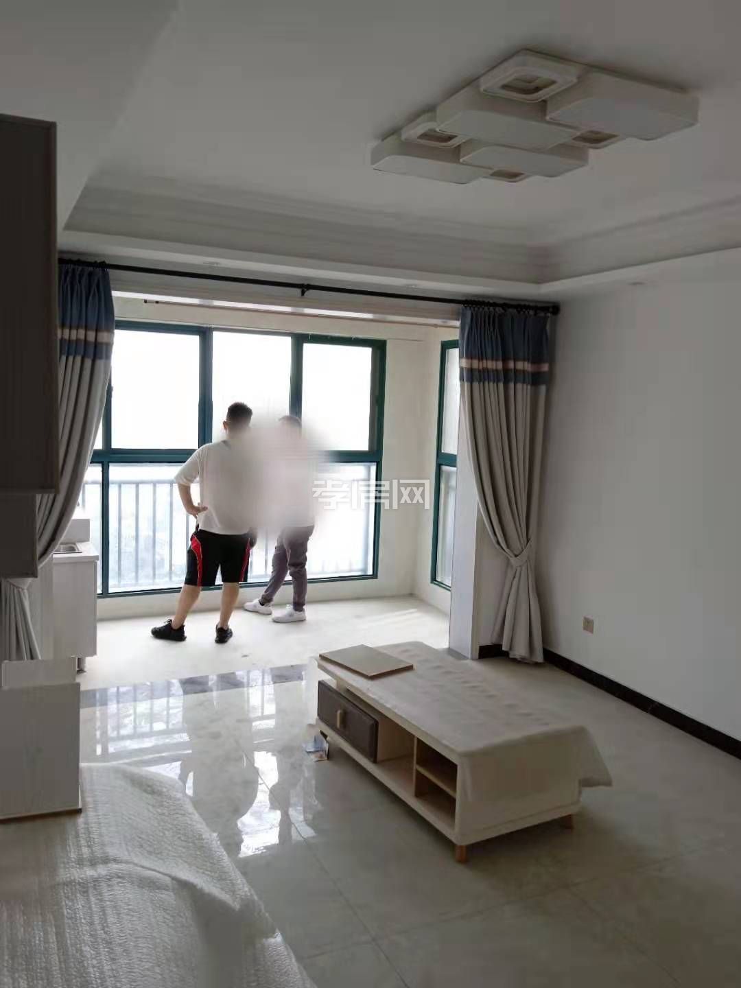 萬達旁御景水岸三室兩廳99平帶裝修