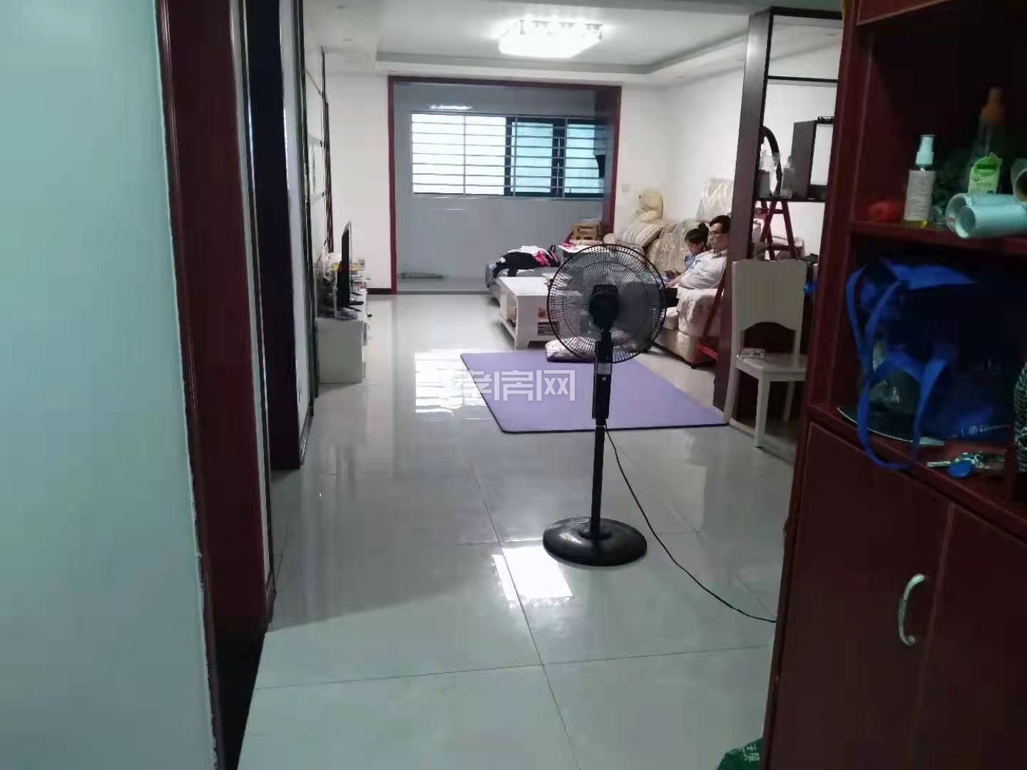 景觀F學區(qū)F東站鄰居