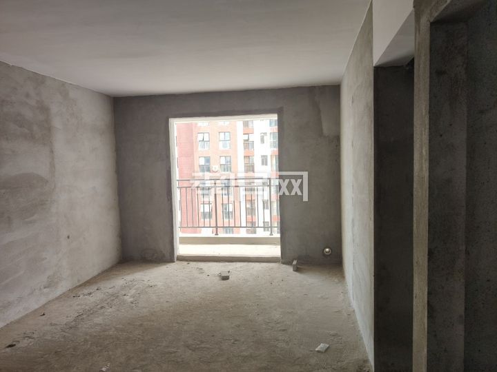 鄰近萬達(dá)香港城精致兩房證滿二南北通透采光絕佳