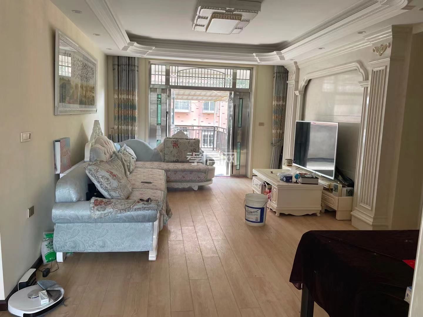 文錦花園125平精裝全屋暖氣帶露臺月租1800，帶車庫售52萬
