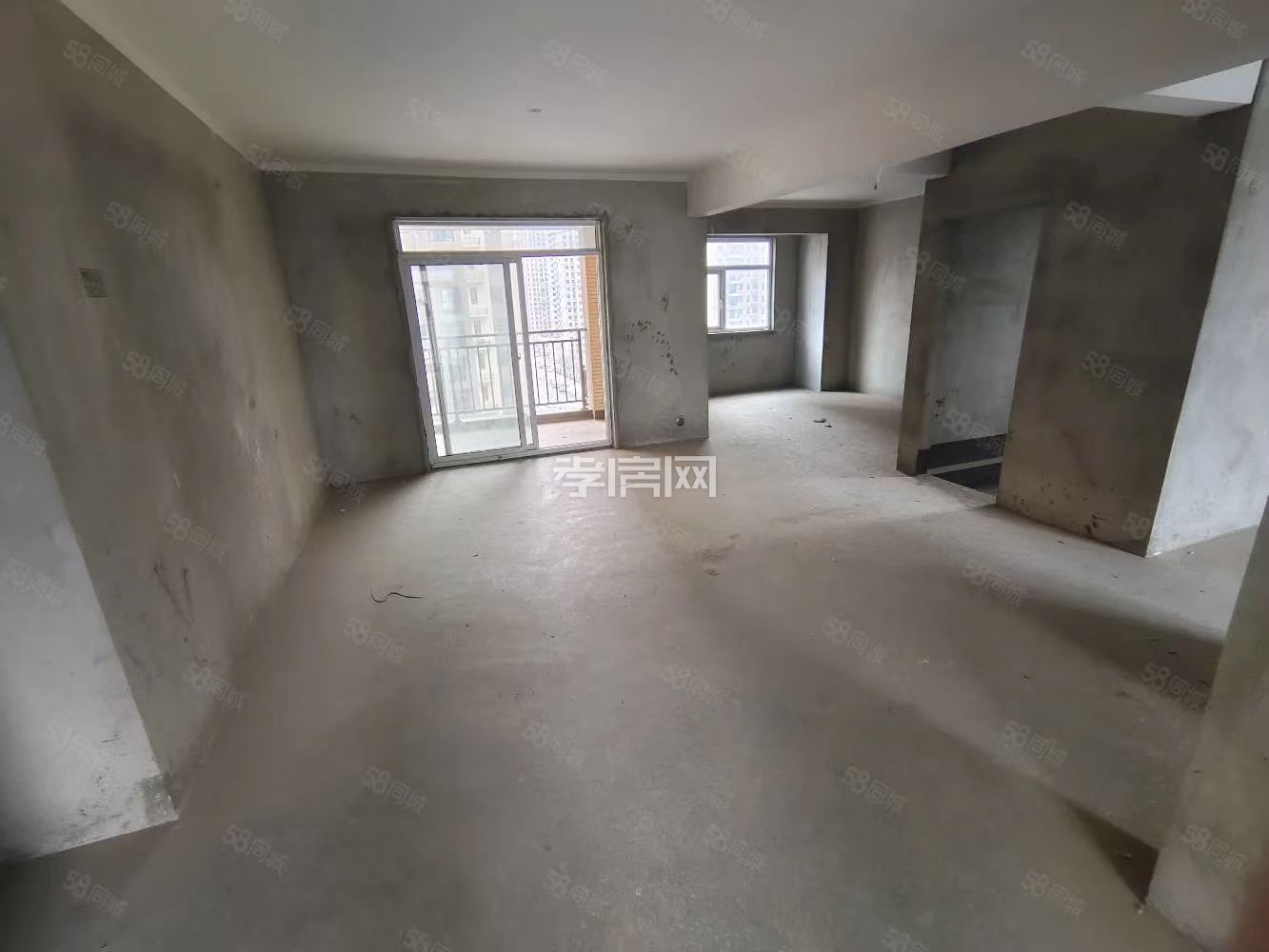 臨近萬(wàn)達(dá)廣場(chǎng)，復(fù)式樓，稀缺戶(hù)型撿漏，業(yè)主直售，速出?。?！