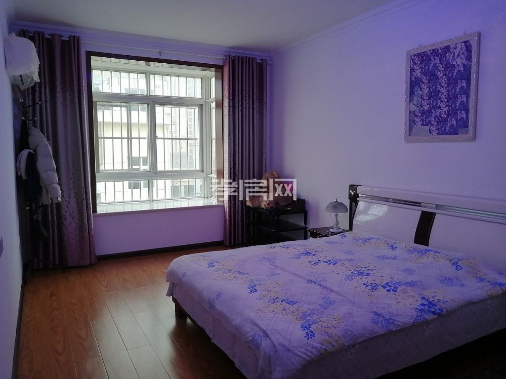 北京一路鳳凰雅苑小區(qū)鄰校商品房（滿五weiyi）