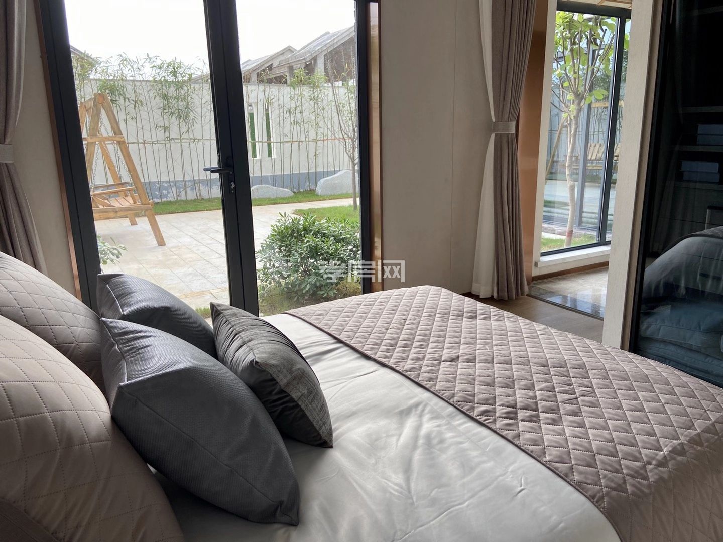 不限購別墅 付37萬起滿足你的別墅夢贈送100平+24平露臺