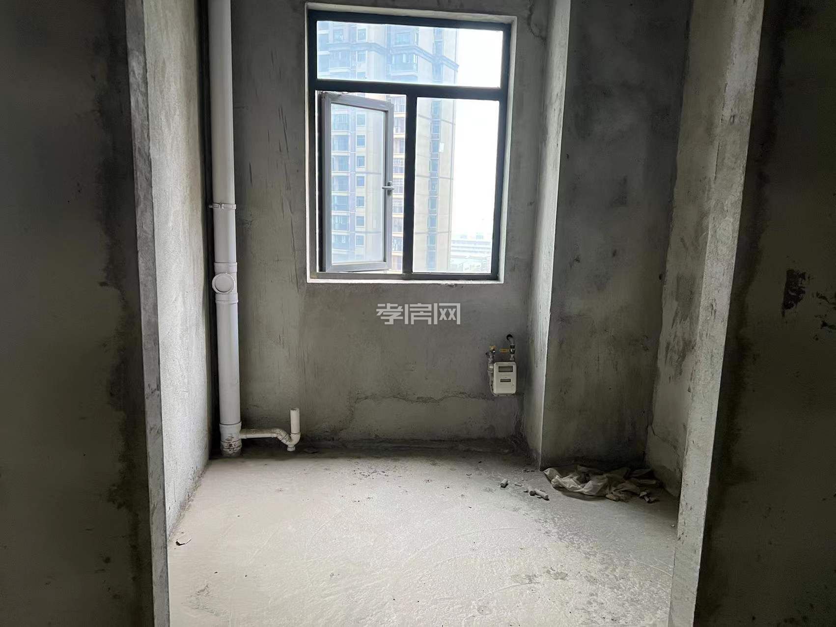 出售城南 區(qū)15樓118平毛坯房，3室2廳2衛(wèi)2陽臺，視野開闊，環(huán)境優(yōu)美