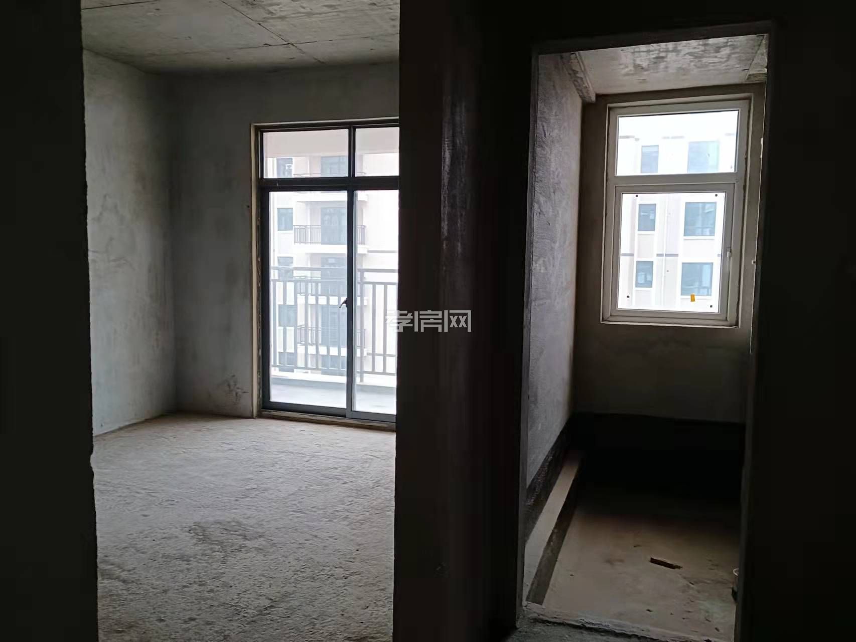 澴川公園旁125平毛坯房