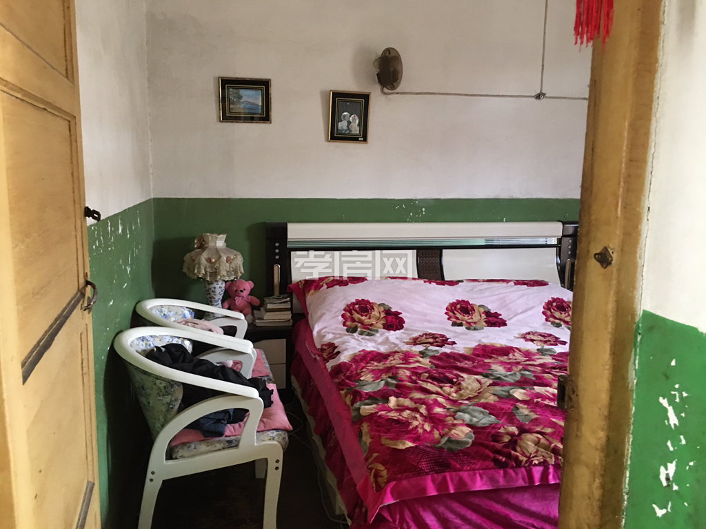 園林一路單位房實(shí)小文昌雙 4樓兩室一廳一衛(wèi)簡(jiǎn)單裝修68平米57萬(wàn)