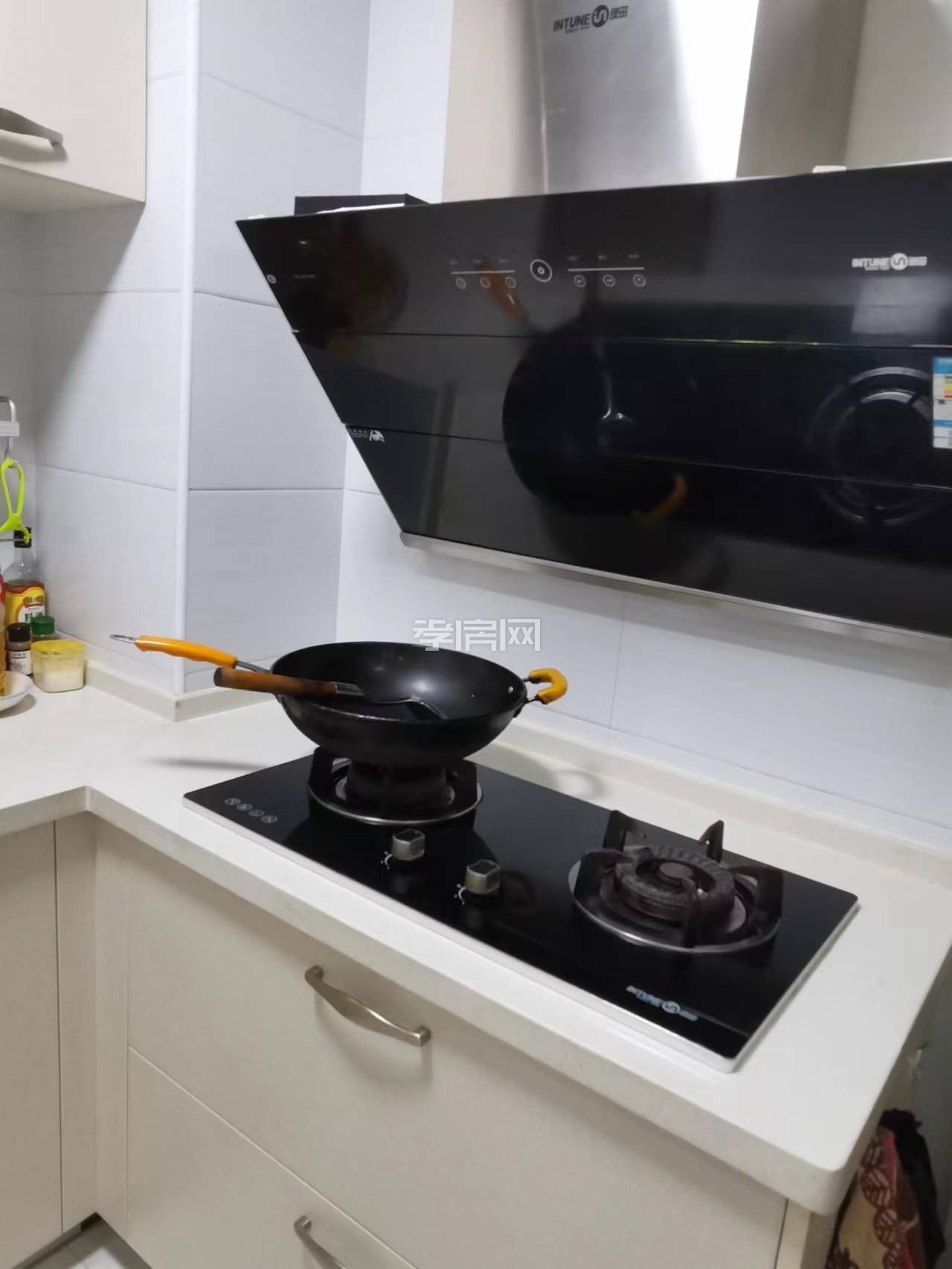 黃香對(duì)面中都巴黎城一期中間好樓層位置