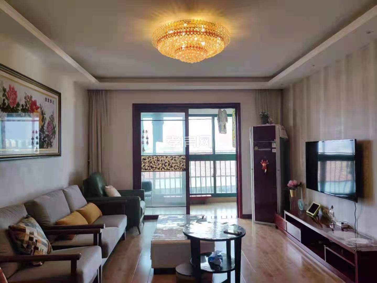 鴻博學(xué)府3室2廳2衛(wèi) 裝修房出售