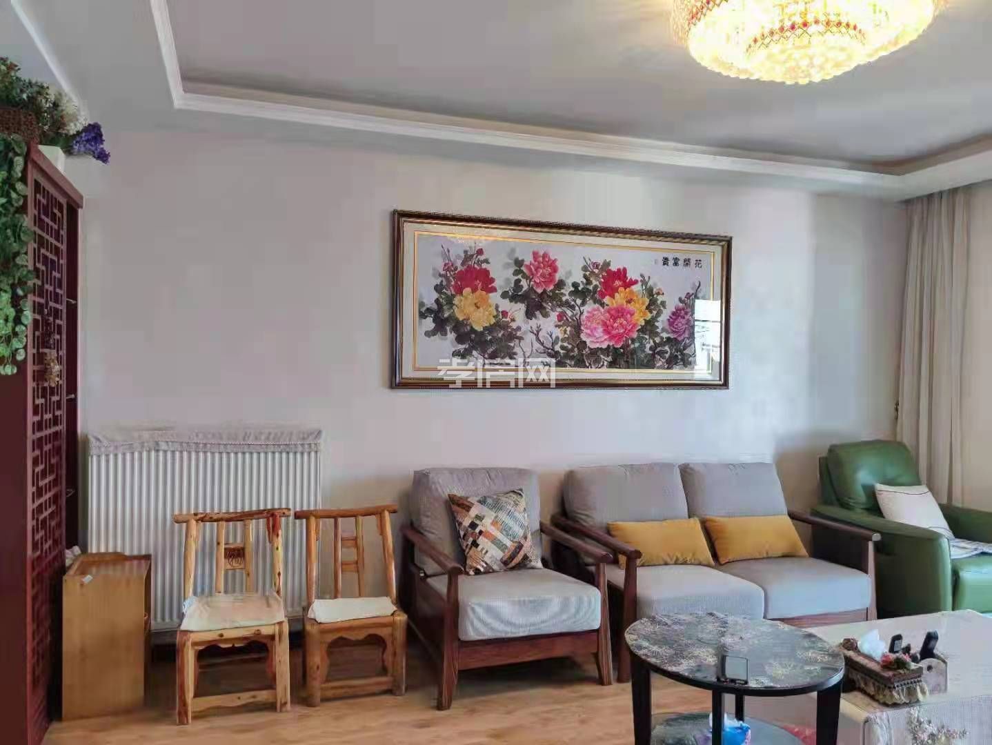 鴻博學(xué)府3室2廳2衛(wèi) 裝修房出售