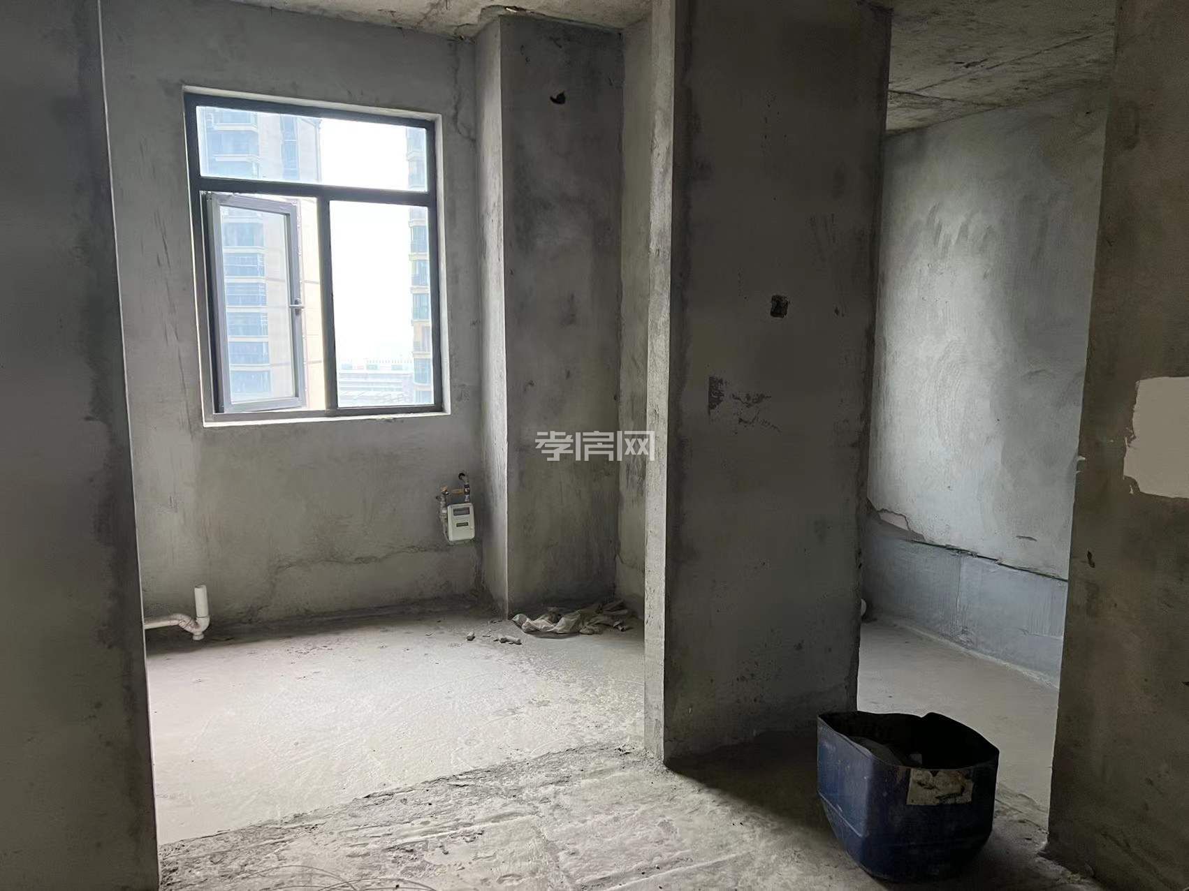 出售城南 區(qū)15樓118平毛坯房，3室2廳2衛(wèi)2陽臺，視野開闊，環(huán)境優(yōu)美