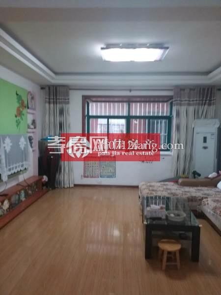 【潘佳房產(chǎn)推薦】【滿二翡翠名都1期137平米中層精裝保持很新帶地暖110萬】