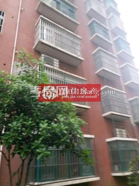 【潘佳房產(chǎn)推薦】【滿二翡翠名都1期137平米中層精裝保持很新帶地暖110萬】