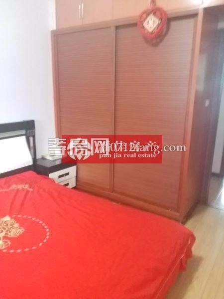 【潘佳房產(chǎn)推薦】【滿二翡翠名都1期137平米中層精裝保持很新帶地暖110萬】