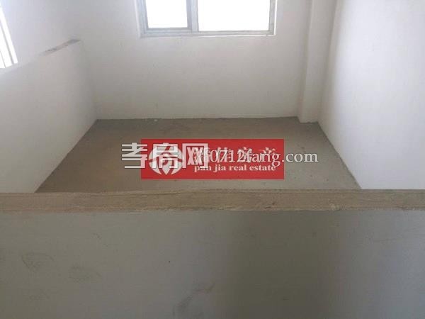 【潘佳房產(chǎn)推薦】灣流匯中間樓層110平米毛坯90萬(wàn)