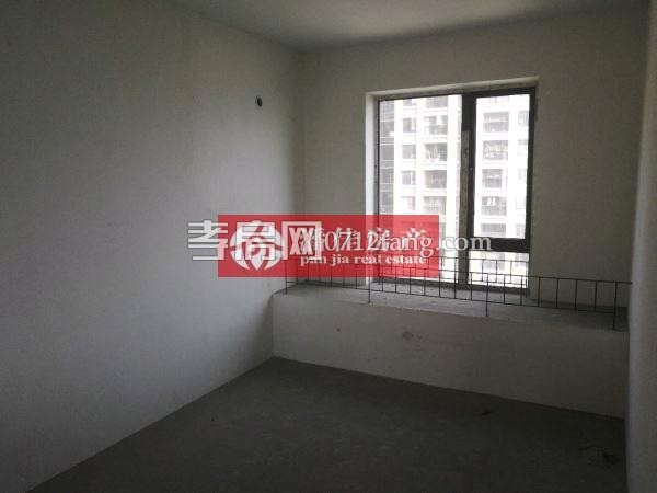 【潘佳房產(chǎn)推薦】灣流匯中間樓層110平米毛坯90萬(wàn)