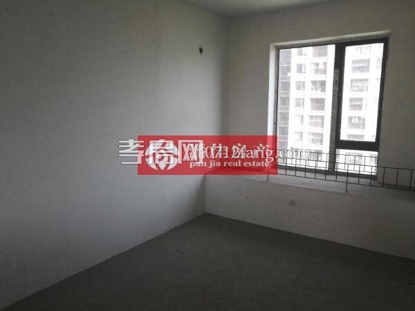 【潘佳房產(chǎn)推薦】灣流匯中間樓層110平米毛坯90萬(wàn)