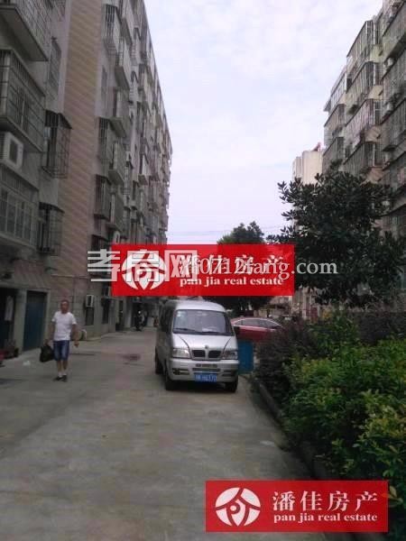 【潘佳房產(chǎn)推薦】【滿二泰陽(yáng)城二期130平米3室2廳2衛(wèi)精裝南北通透70萬(wàn)】