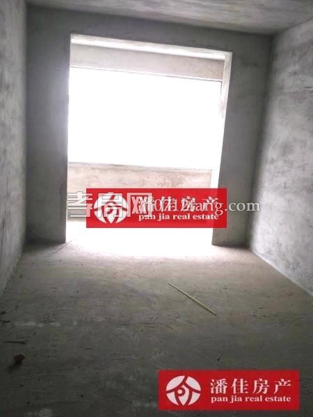 【潘佳房產(chǎn)推薦】【滿二泰陽(yáng)城二期130平米3室2廳2衛(wèi)精裝南北通透70萬(wàn)】