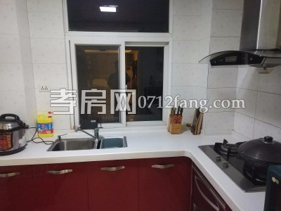 長征路民生嘉園出租，精裝修，拎包入住