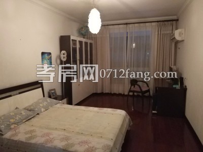 長征路民生嘉園出租，精裝修，拎包入住