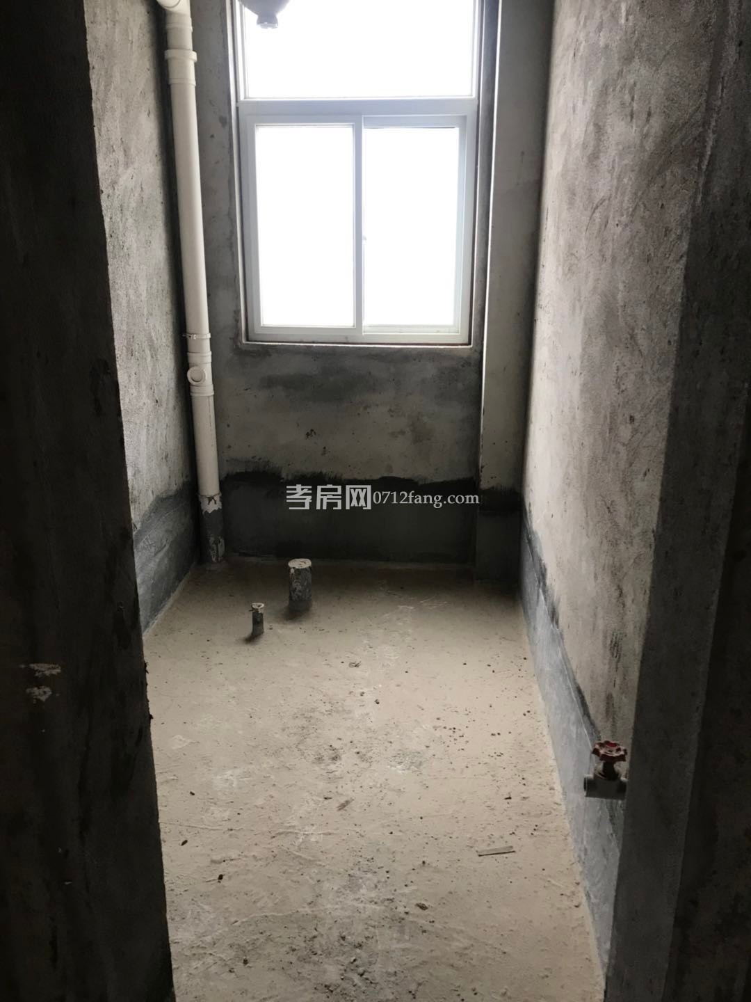 三軍帥府三房，好樓層南北通透，好采光。有證