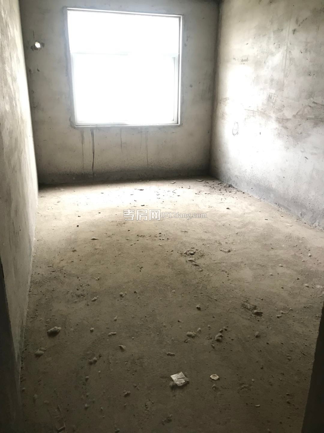 三軍帥府三房，好樓層南北通透，好采光。有證