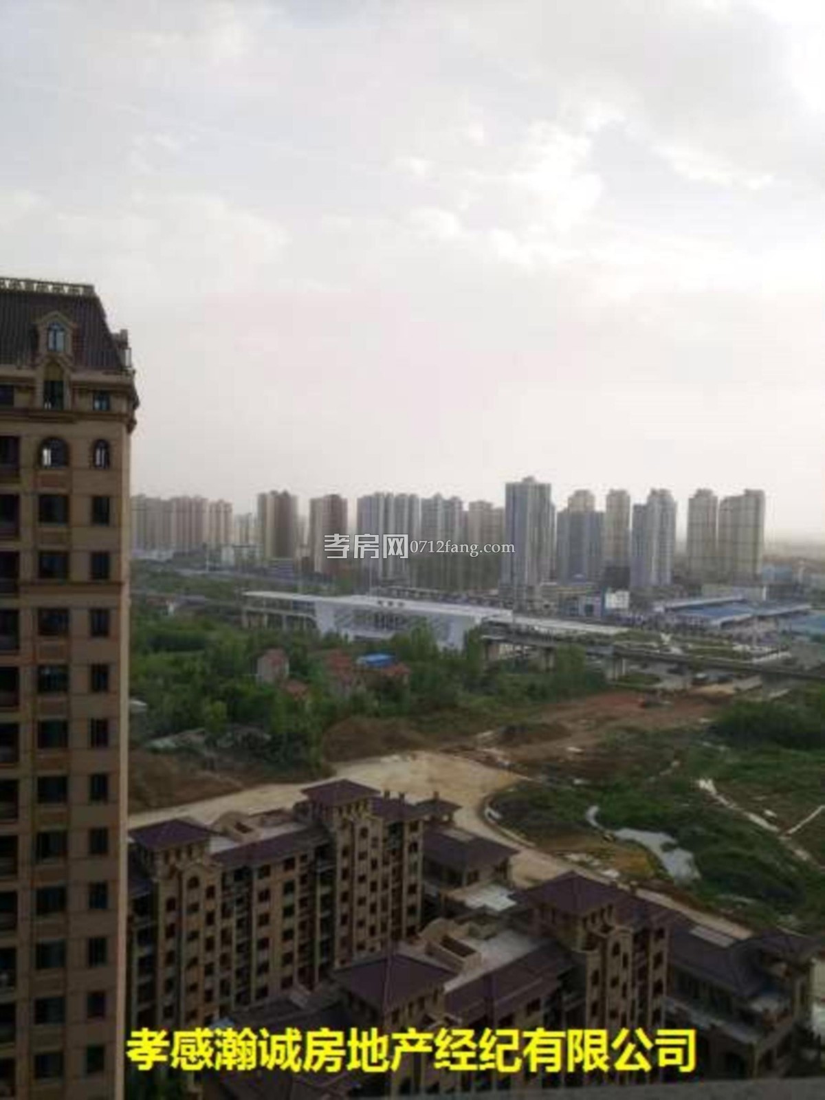 鼎觀世界一期89平3室2廳毛坯19樓的合同房可更名過戶費低