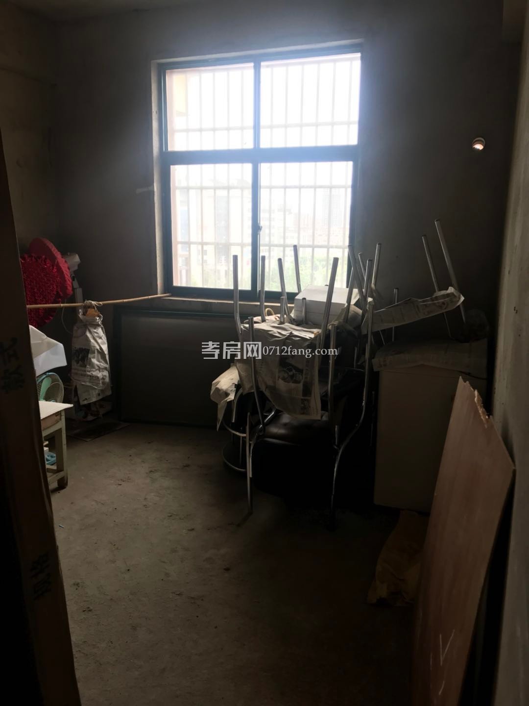 北京路金源花園145平4室2廳2衛(wèi)雙陽(yáng)臺(tái)南北通透采光好急售85萬(wàn)