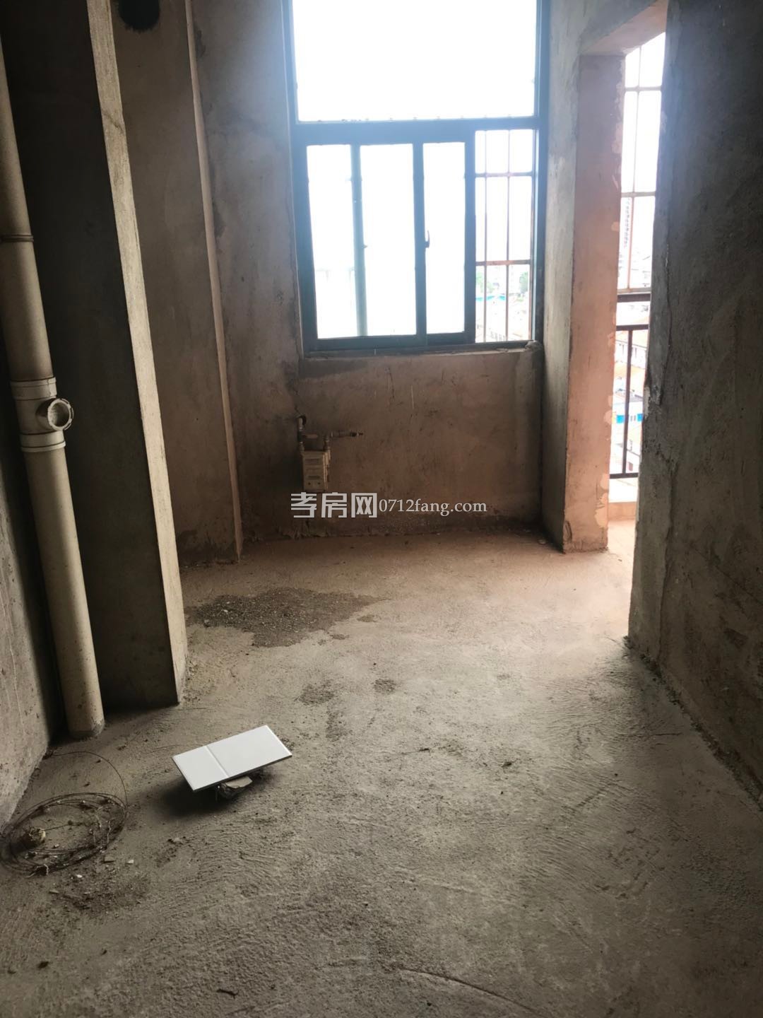 北京路金源花園145平4室2廳2衛(wèi)雙陽(yáng)臺(tái)南北通透采光好急售85萬(wàn)