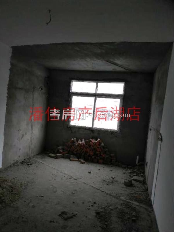 滿二掛口有證出讓地2室2廳1衛(wèi)毛坯111平2600元一平4樓